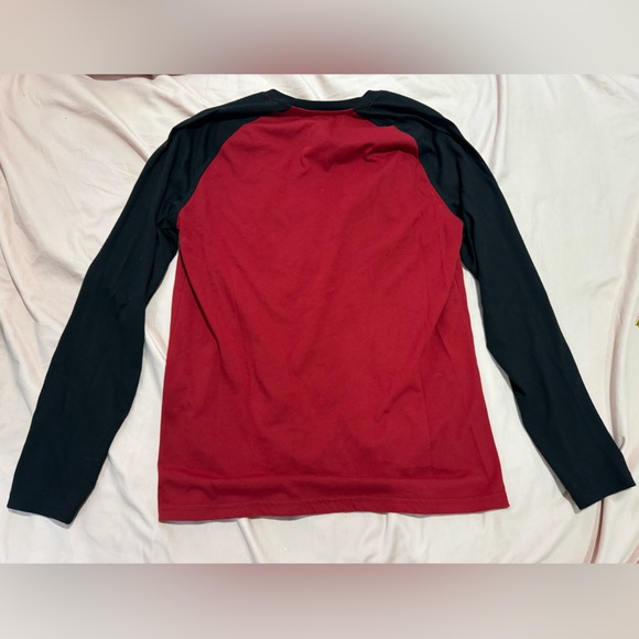 Black and red long sleeve - Picture 3 of 3